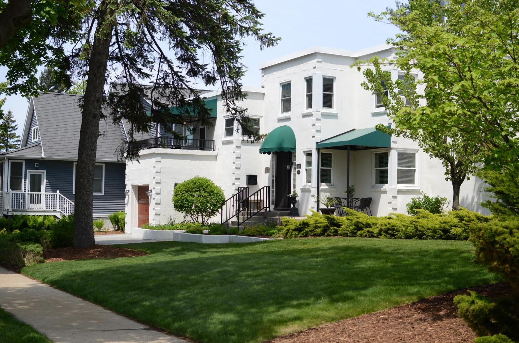 Ludington Blue Spruce Inn 외부 사진