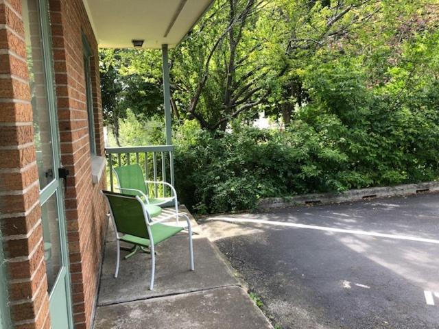 Ludington Blue Spruce Inn 외부 사진